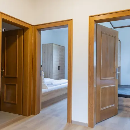 Hackerhof Apartments&zimmer 3*